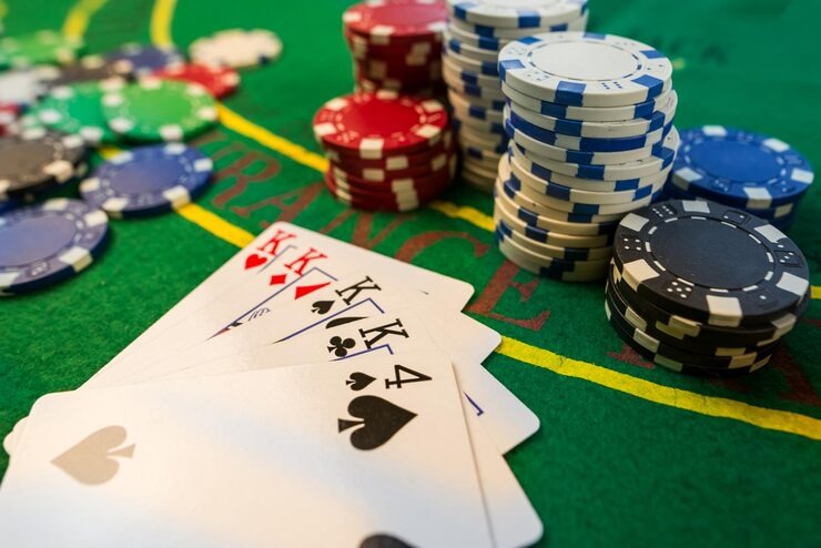 Table selection interface on govegas98 showing multiple stake levels and live player counts